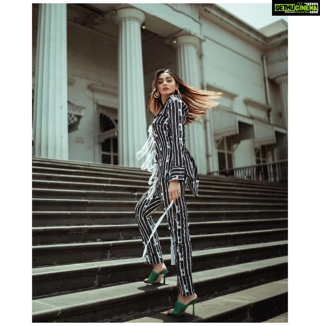 Sana Makbul Instagram - Life is better in B&W or Colour ? Swipe ➡️ Shot @areesz Styled by @ananyaarora2013 Assisted @shilpasrivastava27 Outfit @the.jorasa Earrings- @blingthingstore