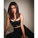 Sana Makbul Instagram - What are you wondering 💭