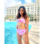 Sana Makbul Instagram - Berries blush 🥰 #palazzoversacedubai#pooltime @palazzoversacedubai Palazzo Versace Hotel