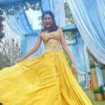 Sana Makbul Instagram - Well you are a Badami for sure 🥰😍 #yellowmellow Outfit @kalkifashion Jewellery @golecha_jewels Style by @stylebysaachivj #Reels#reelitfeelit#trending#kalkifashion