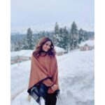 Sana Makbul Instagram – Positive vibes & Negative temperature ⛄️❄️ Gulmarg, Kashmir