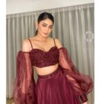 Sana Makbul Instagram - 🍁#lastnight Outfit @worldofasra Jewellery @the_jewel_gallery 👗 @styledbysujata