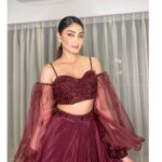Sana Makbul Instagram - 🍁#lastnight Outfit @worldofasra Jewellery @the_jewel_gallery 👗 @styledbysujata