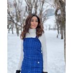 Sana Makbul Instagram - ❄️ It’s Icy ❄️ Where is my Snowman ⛄️ Betaab Valley