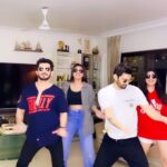 Sana Makbul Instagram - The Jugnu’s 🦉 @arjunbijlani @nehaswamibijlani @nishankswami #trending#reelkarofeelkaro#reel#jugnuchallenge#jugnu