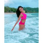 Sana Makbul Instagram - Happy child when it’s 🌊 #Mentallyhere🥰 #instagrampost#instapic #happinesscomesinwaves#sealover#kohsamui#thailand