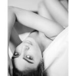 Sana Makbul Instagram - Burn the gram 🔥 @kiransaphotography #instagram#mood#black&white#monochrome#fire