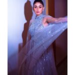 Sana Makbul Instagram - Doll Vibes 👑 Outfit @megha_and_jigar PR @dinky_nirh Jewellery @golecha_jewels Make up & hair @simmi.mua Style by @stylebysaachivj Photographer @smileplease_25 #anvikikahaani#glam#trend#redcarpet#instapic#instashine