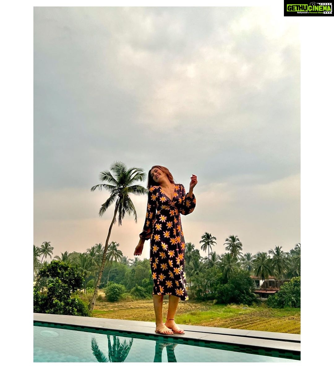 Sana Makbul Instagram - Evening vibes 🌈💗