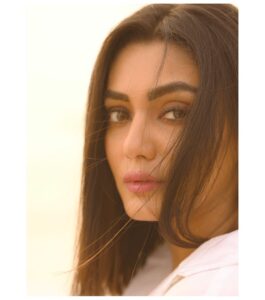 Sana Makbul Instagram - Dekho kareeb se …

#instagram#instapic#eyescantalk