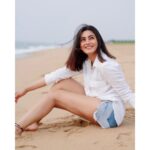 Sana Makbul Instagram - The waves whispered in my ear “look up” ❤️ #riseandshine#beachlover#waves#sea#you