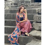 Sana Makbul Instagram - Be a pop of colours 🌈 #flavorsofmaharashtra Outfit: @studio23.india Jewellery @azotiique Stylist: @stylebysaachivj Assisted by: @styledbynikinagda @nehha_o #newshow#comingsoon#maharashtratourism#maharashtra#instagram