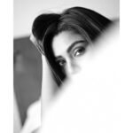Sana Makbul Instagram - Only if he could read my eyes…. 😻 #monochromephotography#black&white#mood#eyescantalk