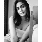 Sana Makbul Instagram - I’m everything you can’t control 🎯 #mood