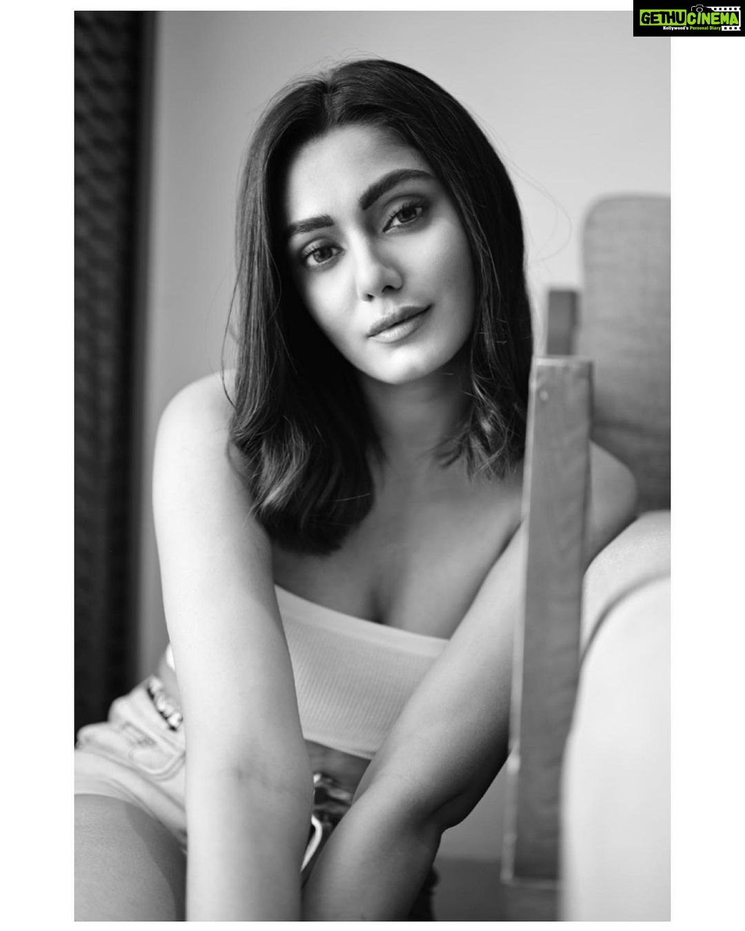 Sana Makbul Instagram - I’m everything you can’t control 🎯 #mood