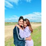Sana Makbul Instagram - My nikksss @nikki_tamboli 👭🏻 #friends#capetown #khatronkekhiladi #KKK#colorstv#funnygirls#butterfly#instapic