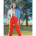 Sana Makbul Instagram - June girl 🍓 . . Style by @stylebysaachivj . . #kkk11 #khatronkekhiladi #khatronkekhiladi11 #diva #sana #redandwhite #denim #sa #capetown #shootlife #viral #trending #scenery #nature #smiles
