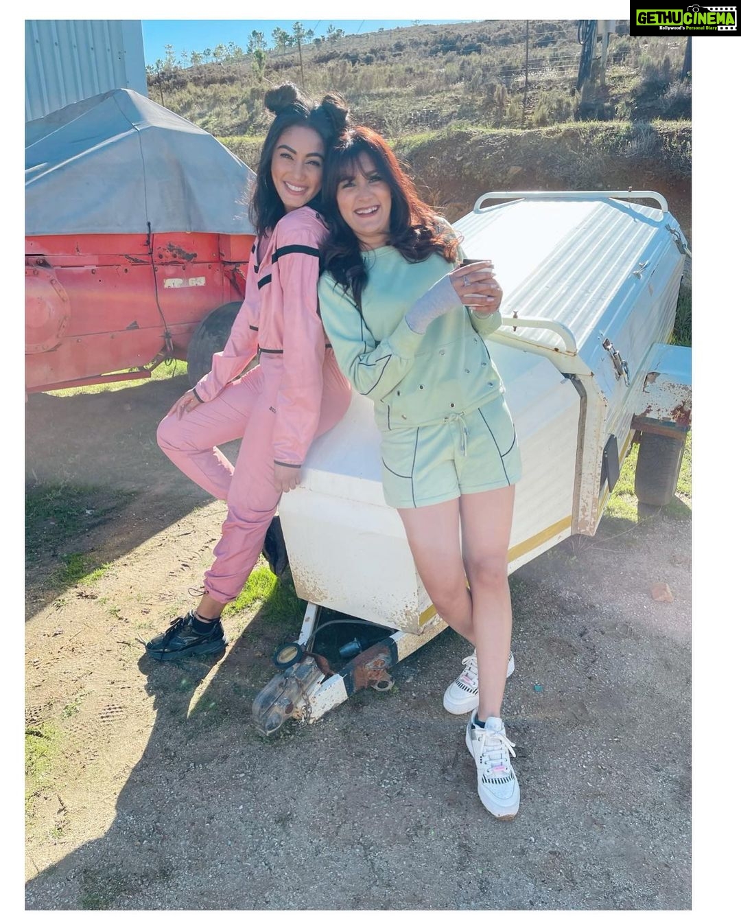 Sana Makbul Instagram - Finding Monica to your Rachel is a blessing. . . P.s - masks were taken of only for pictures. . . #beautifulmoments #reasonstobehappy #kkk11 #khatronkekhiladi #funbetweenshoots #capetown #girlsliketoswing #friends #monicarachel