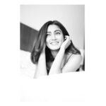 Sana Makbul Instagram - Taking care of your mental health at this time is equally important to taking care of your physical health with all that’s going around. Indulge in the small things that make you happy, even if that means eating your favourite food, watching your favourite series or even just taking a picture of yourself! . . #staystrong #thistooshallpass #staypositive