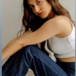 Sanjana Sarathy Instagram - Comfort maxx @levis_in . . Hair : @chisellecrew . . #flare #fit #denim #sanjanasarathy #reelsinstagram #click #positivevibes