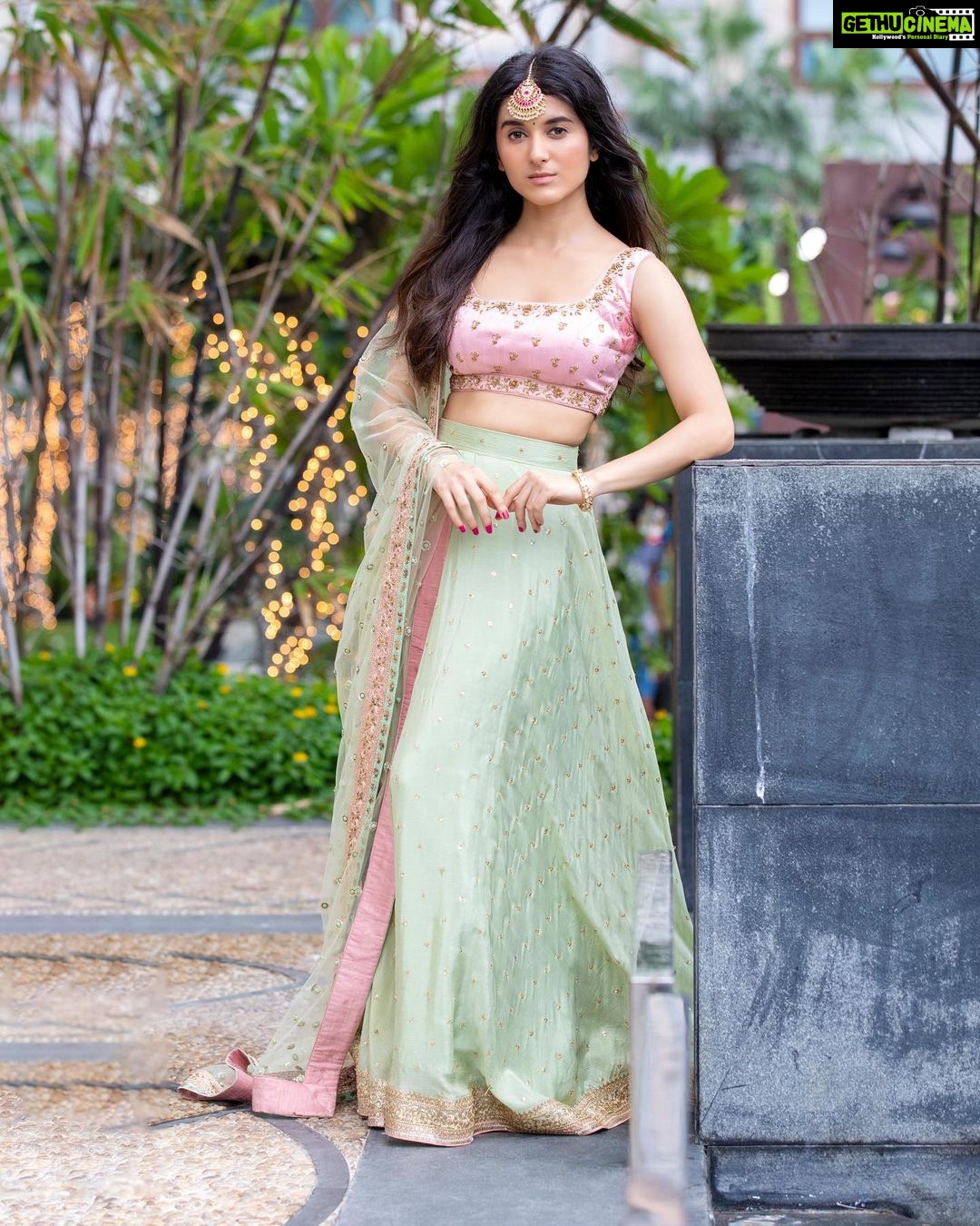 Sanjana Sarathy Instagram - 💗 . . 📸 : @arunprasath_photography 👗: @sameenasofficial Mua/Hair : @puii_c_ammy .Jewellery : @tandjboutique . #pink #lehenga #function #sanjanasarathy #instagood #insta #daylight #sunshine #pastel #positivity #positivevibes 🧿