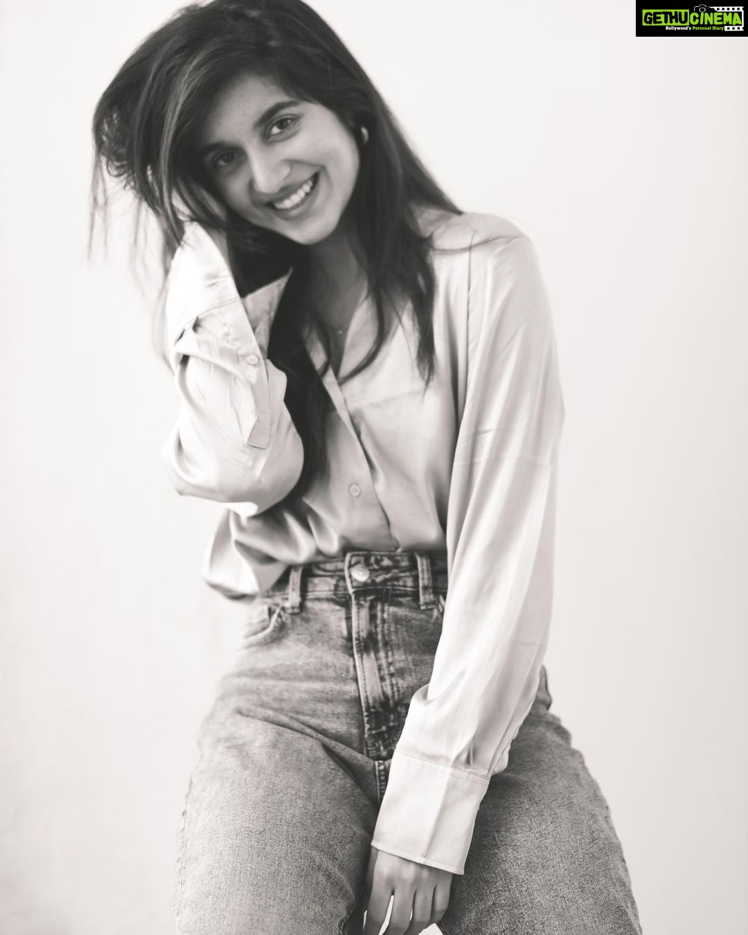 Sanjana Sarathy Instagram - ‘Grow through what you go through ‘ . .Quick shutterbug moments with 📸 :@tarunkoliyot . . . #growing #evolving #peace #sanjansarathy #love #joyoflittlethings #smiling #instagood #instadaily