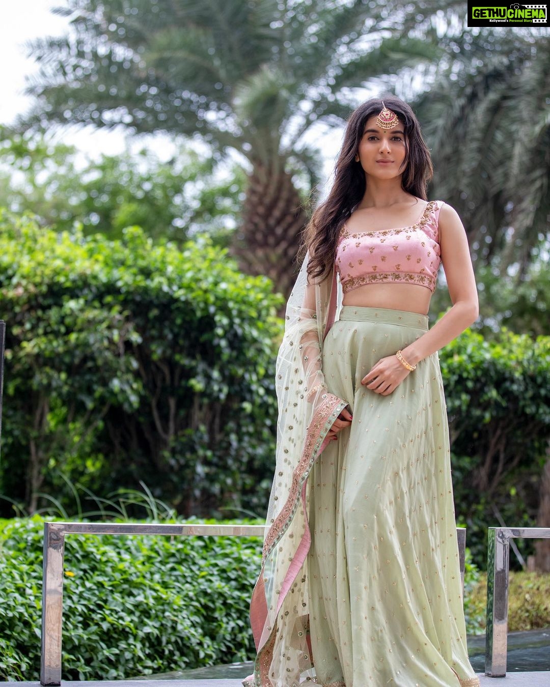 Sanjana Sarathy Instagram - 💗 . . 📸 : @arunprasath_photography 👗: @sameenasofficial Mua/Hair : @puii_c_ammy .Jewellery : @tandjboutique . #pink #lehenga #function #sanjanasarathy #instagood #insta #daylight #sunshine #pastel #positivity #positivevibes 🧿