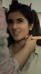 Sanjana Sarathy Instagram - Some favourites made a special appearance in this video ♥️ . . . . Make up : @chisellemakeupandhair no one else can make me look like this in 20 mins ♥️♥️ .🎥: @hariz_comrade this video is too special to me . Styled by : @inirahk this lovely human . Jewelry : @mspinkpantherjewel . Saree : @hafsaaddotcom . Blouse : @sameenasofficial ♥️ . . #saree #red #instareels #sanjanasarathy #positive #s #happy #beyou