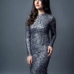 Sanjana Sarathy Instagram - Shine bright like a 💎 . . Photogrphy:@shotsbyydv Makeup: @anushyaa_mua Hairstylist:@nisha_bridalhairstylist Brand & styling :@sameenasofficial Jewellery:@rimliboutique . . #photoshoot #sanjanasarathy #silver #shine #shinee #sparkle #diamond #glitter #glitterati 🧿
