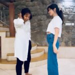 Sanjana Sarathy Instagram – That’s how I roll with my manager 🧿 . Happy international dance day folks 🔥. This song is a vibee!!!!
.
. 📸 : @sundeepcheguri 😎

.
. What a fun choreo @swathiganesh @viscositydance 💛

@parvathi.sridharan @wikkiofficial @actorvijaysethupathi 
.
#internationaldanceday #vibing #chillin #kaathuvaakularendukaadhal #mood #workation