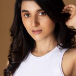 Sanjana Sarathy Instagram - Always only fun shooting with my girlsss. 🤍 Model - @sanjana.sarathy Make-up - @makeupartistrybykavithasekar Hair - @vyshalisundaram_hairstylist Assisted by @chethichandhar #lakshmiijagan #sanjana #beautyportrait #beautyportraits #voguebeauty #editorialbeauty #beautyeditorial #editorialshoot #covershoot #magazinecover #editorialfashionshoot #fashioneditorials #fashioneditorialphotography #portraits #portraitphotographer #portraitphotoawards #portraitphotoshoot #coverphoto #photoshoot📸 #studioportrait #studioportraits #fashionistastyle #katrinakaiffans #katrinakaifhot #photooftheday #vogueindia #voguemagazine #photoshoot #photographylovers #fashiongrammer