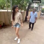 Sanjana Sarathy Instagram - What do you do when you can’t find actors to be a part of your video, you turn your family and your house security as proxies. Such cutiess 🤣❤️ #grateful . #reels #reelsinstagram #trendingnow #reelitfeelit #sanjanasarathy
