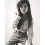 Sanjana Sarathy Instagram - Had the privilege of working with the supremely talented @tarunkoliyot for 30 mins. And this is what we got out of it 😍 . . 📸 : @tarunkoliyot . . #blackandwhite #bw #blackandwhitephotography #photoshoot #natural #sanjanasarathy
