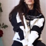 Sanjana Sarathy Instagram - @bonkers.corner got my athleisure and oversized tee fetish full filled ♥️ . . . Shot by : @arunprasath_photography Edited by : @rohi.official_ . . #apparel #fashion #sanjanasarathy #athleisure #love #instareels
