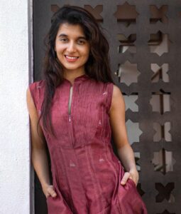 Sanjana Sarathy Instagram - Coimbatore you were a delight 🌸
.
. 📸 : @sakthi.sv_ 
. Styled by : @inirahk 
. Outfit : @ihaworld 
.
.
. 
#coimbatore #college #event #sanjanasarathy #instagood #positivelove