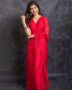 Sanjana Sarathy Instagram - Just lookin on the pink side of life 💞
.
. Wearing my absolute fav : @sameenasofficial 
Shot by : @arunprasath_photography 
.
.

#pink #shine #sanjanasarathy #happiness #peace #positivity