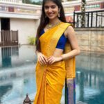 Sanjana Sarathy Instagram - ☀🤍 . . @aaranyarentaljewellery Love love everything about your jewelry ♥ . . #weddingseason #bestieswedding #sanjanasarathy #yellow