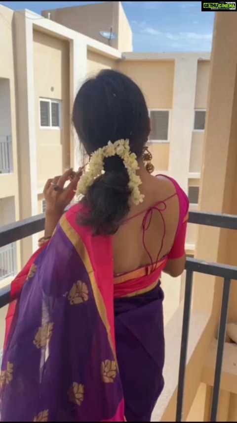 Sanjana Tiwari Instagram - Tortured @sinty_boy to click me reels 😂 #reels #reelitfeelit #tamil #tamilreels #explore #trending #chennai #tamilsongs