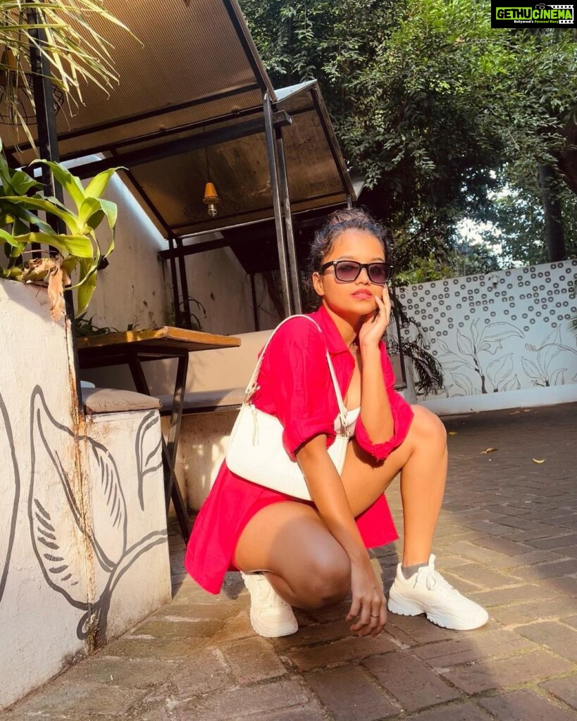 Sanjana Tiwari Instagram - No specs today to avoid thou bs☠️ Cafe De Paris