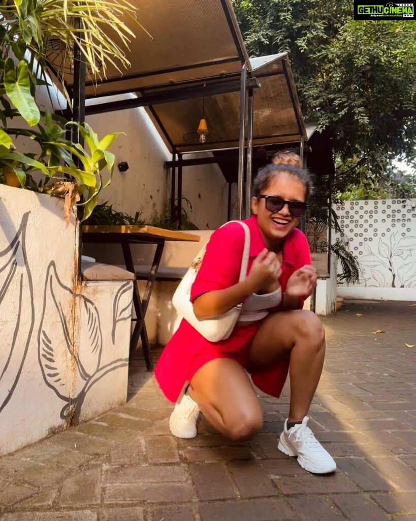 Sanjana Tiwari Instagram - No specs today to avoid thou bs☠️ Cafe De Paris