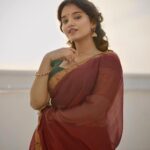 Sanjana Tiwari Instagram - Golden ☀️ Wearing @varsha_designstudio Makeup and hair @hairtales.by.punithavathy