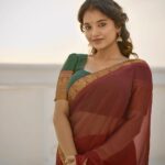 Sanjana Tiwari Instagram - Golden ☀️ Wearing @varsha_designstudio Makeup and hair @hairtales.by.punithavathy