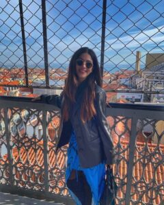 Sapna Pabbi Instagram - 🇵🇹 🏡 ❣️ 

📸 @xxpriyad