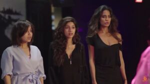 Sapna Pabbi Instagram - Write a caption... 🤡
.
.
.
.
@battatawada @lisahaydon @mallikadua @amyradastur93 #TheTrip @disneyindia @bindasstv