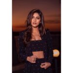 Sapna Pabbi Instagram - 🥂🖤💃🏻#InsideTheEdgeOfGlory with @primevideoin 😉 . . . Outfit - @karn_malhotra Stylist - @khyatibusa @yuti_malhotra Makeup - @devikajodhani Hair - @reenadutta123 Capture - @saurabhdalvi_photography