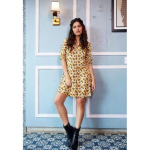 Sapna Pabbi Instagram - Nothing like gorgeous prints and pretty party dresses to revamp your wardrobe. And thanks to @RelianceTrends, I’m all set with the latest trendy dresses. Grab my favourite picks for yourself at Trends and stay up to date with the latest in fashion. 💃🏻😻🌻