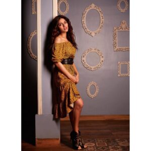 Sapna Pabbi Instagram - Nothing like gorgeous prints and pretty party dresses to revamp your wardrobe. And thanks to @RelianceTrends, I’m all set with the latest trendy dresses. Grab my favourite picks for yourself at Trends and stay up to date with the latest in fashion. 💃🏻😻🌻