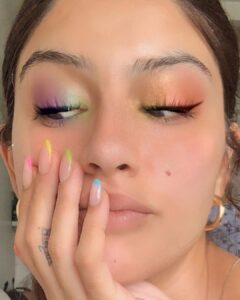 Sapna Pabbi Instagram - Hi! Wanted to show you my 💅🏼 by @glorysalon + some #rainbowdash by @sasha_soul_art 🍭✨