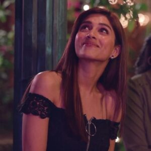 Sapna Pabbi Instagram - Thank you for all the 🥰@thezoomstudios  @karishmakohli #KarishmaKiAarya .
.
.
• Posted @withregram • @thezoomstudios Tumhari smile kitni dangerous hai pata hai? Mere paas dil hota na, teri smile pe pakka aa jaata 🥰😍 #WCW #WomanCrushWednesday
.
.
.
#TheReunion #Reunion #CrushTales #Friends #Aarya #Memories #Sapnapabbi #WebSeries #IndianWebSeries #TheZoomStudios