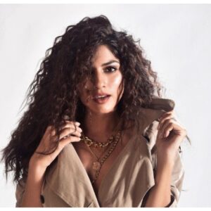 Sapna Pabbi Instagram - Junglie Billie 🦁 🏹
.
.
.

@gary_dean_taylor @khyatibusa @manishjoshi_mannyajoshi @deepalid10 @yuti_malhotra @vidhzy_27
